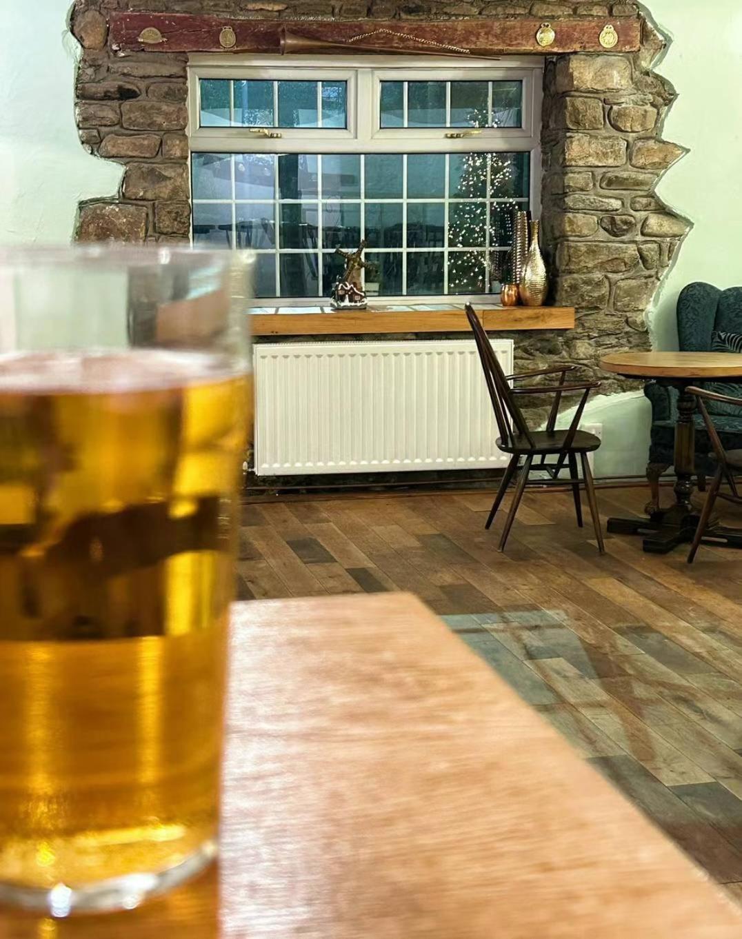 קארמרת'ן Penybont Restaurant + Inn מראה חיצוני תמונה