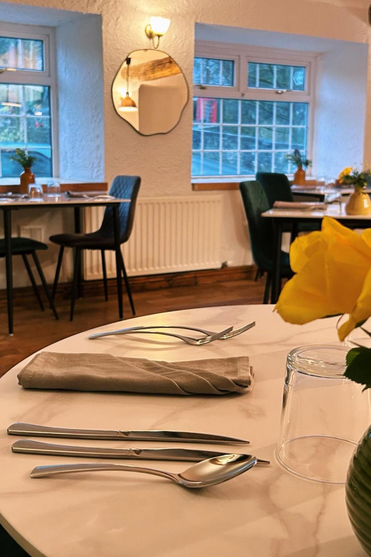 קארמרת'ן Penybont Restaurant + Inn מראה חיצוני תמונה